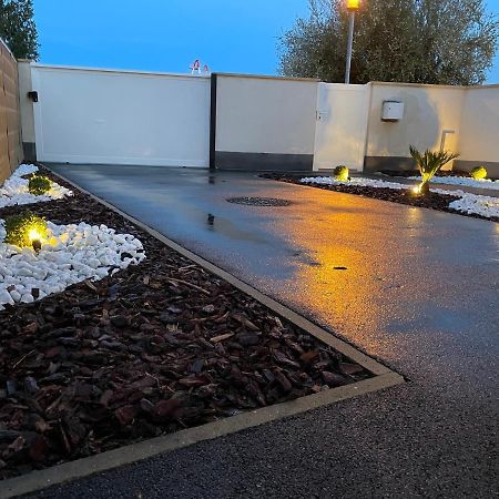 ヴィルジュスト Paris Houseヴィラ エクステリア 写真
