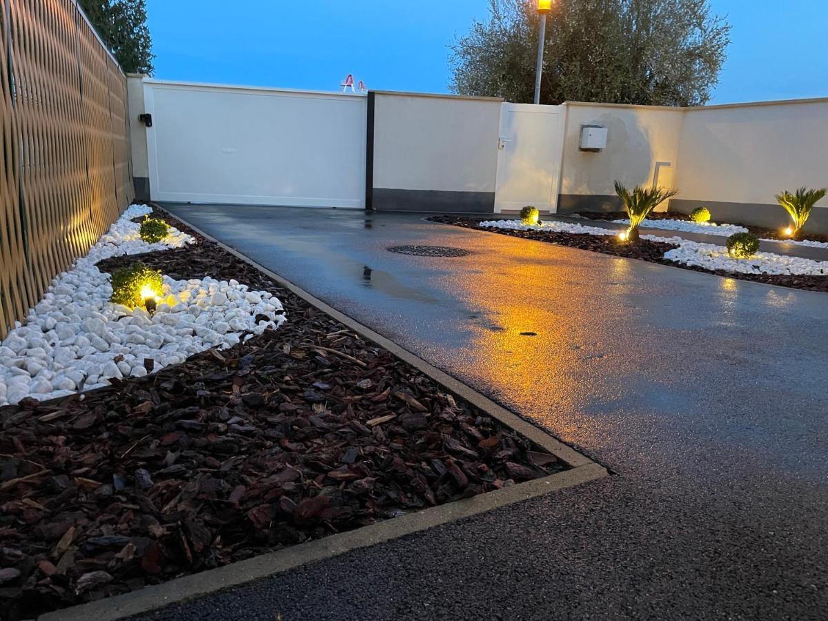 ヴィルジュスト Paris Houseヴィラ エクステリア 写真